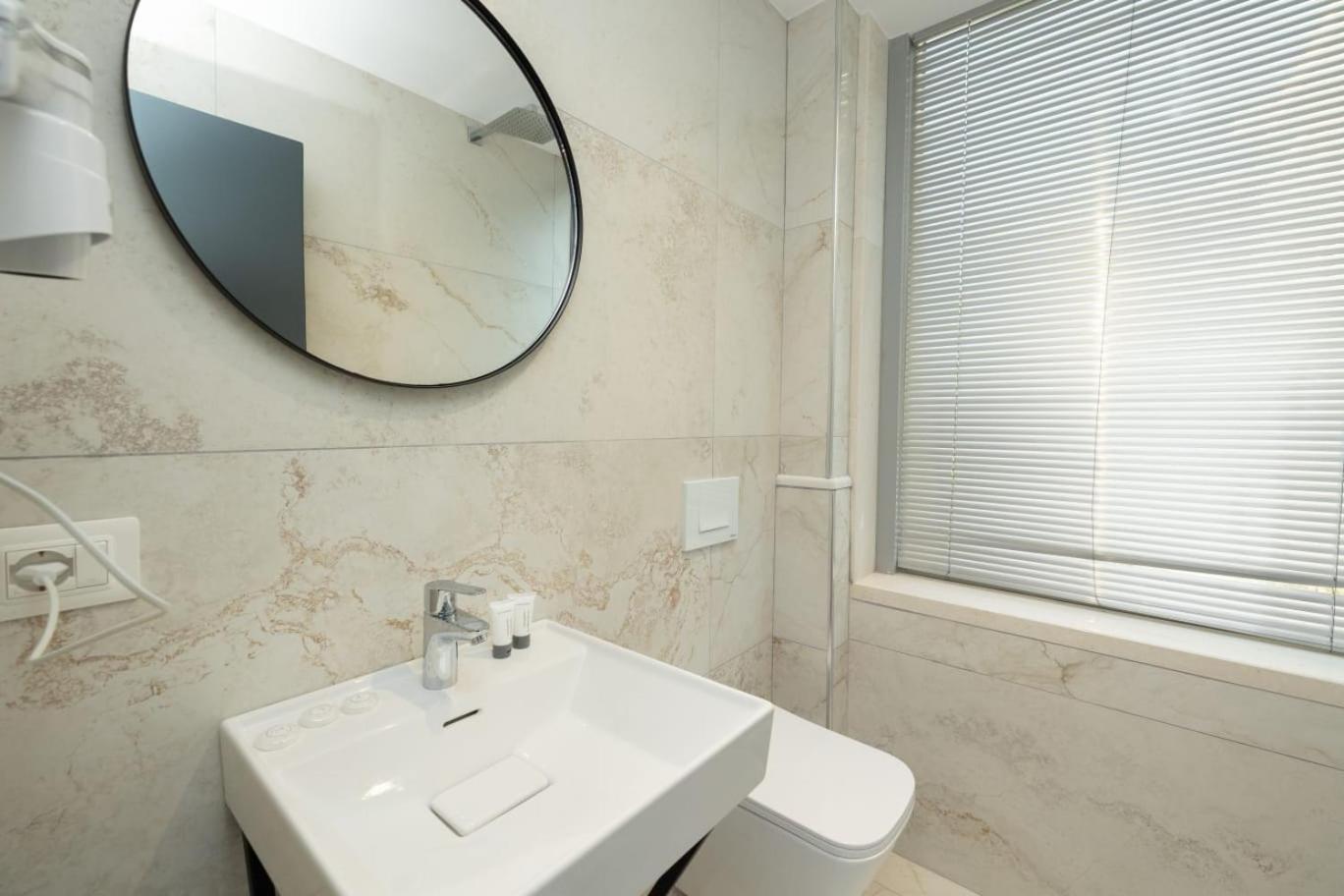 Aglon Twin'S Hotel Vlore Room photo